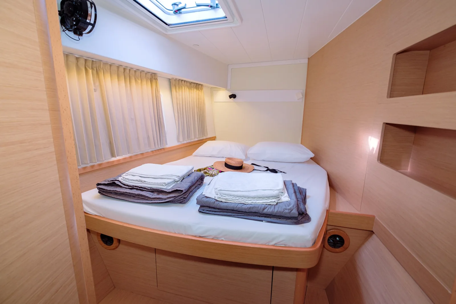 Yacht LAGOON 42 - Plous - Foto 1