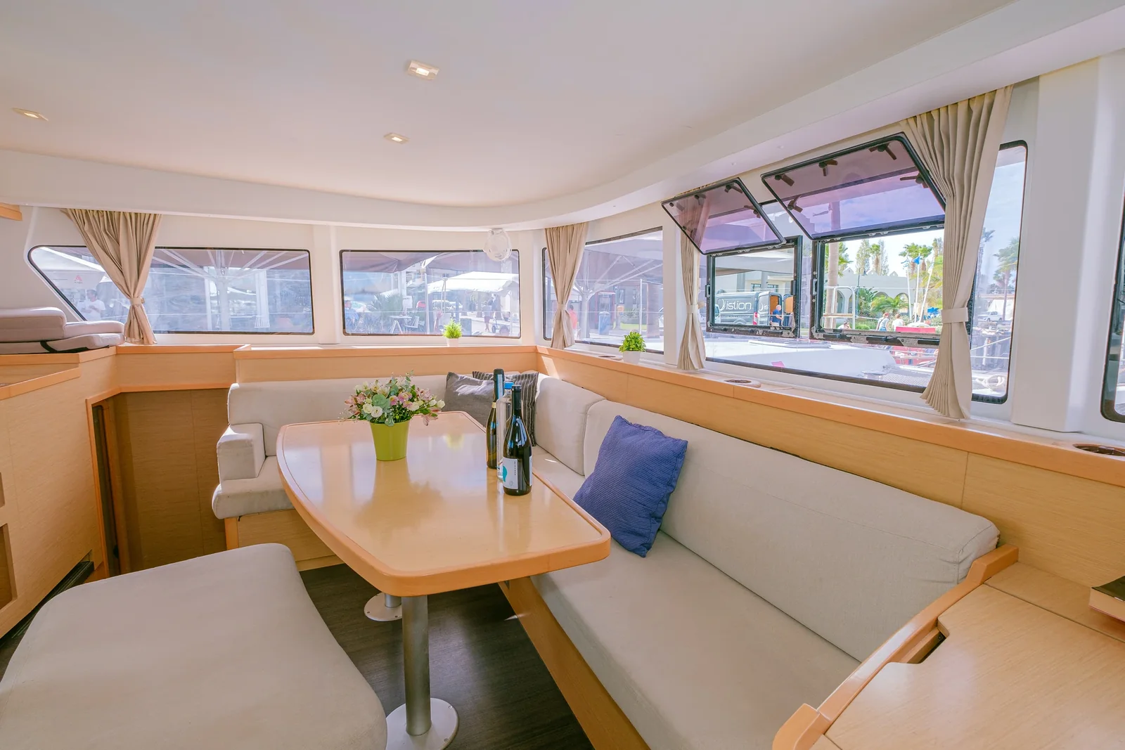 Yacht LAGOON 42 - Plous - Foto 1