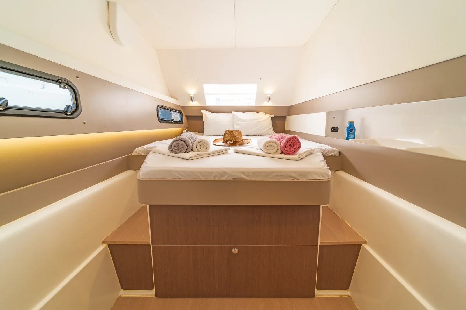 Yacht CATANA Bali 4.1 - Crystal Waters - Foto 1