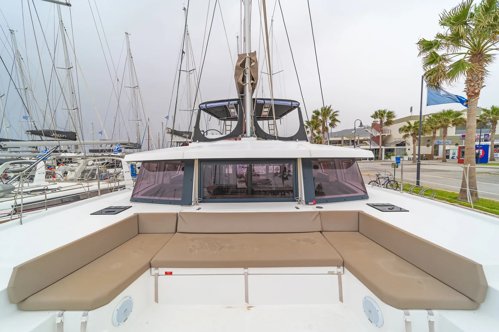 Yacht CATANA Bali 4.1 - Crystal Waters - Foto 1