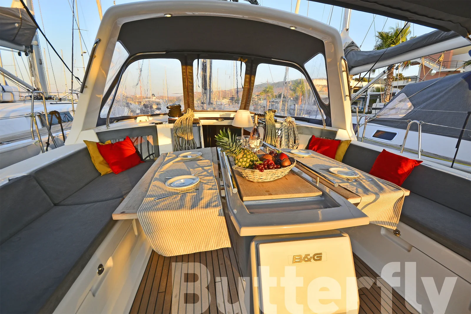 Yacht BENETEAU Oceanis 45 - Butterfly - Foto 1