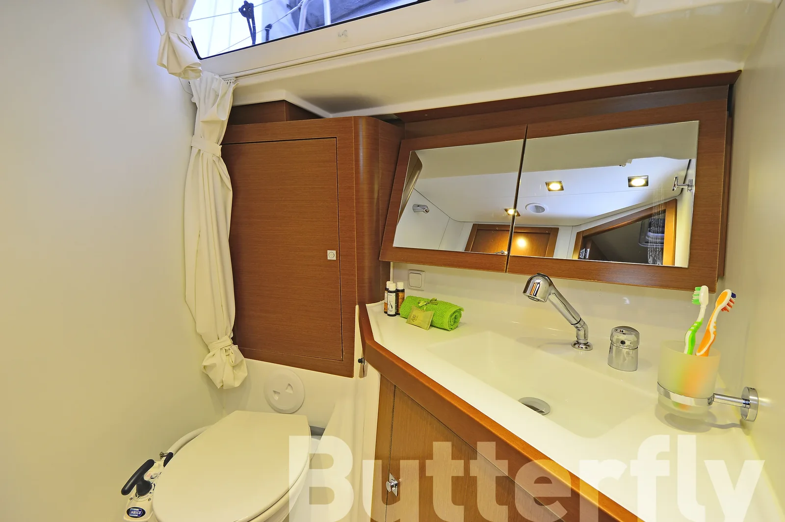 Yacht BENETEAU Oceanis 45 - Butterfly - Foto 1