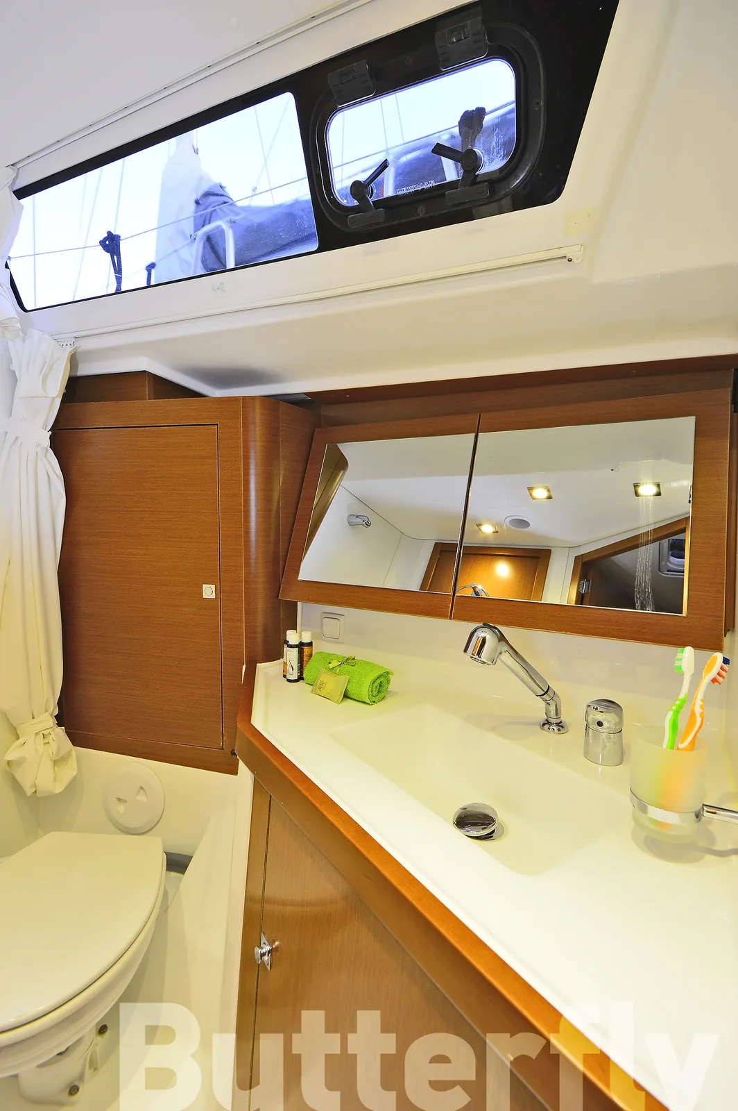 Yacht BENETEAU Oceanis 45 - Butterfly - Foto 1