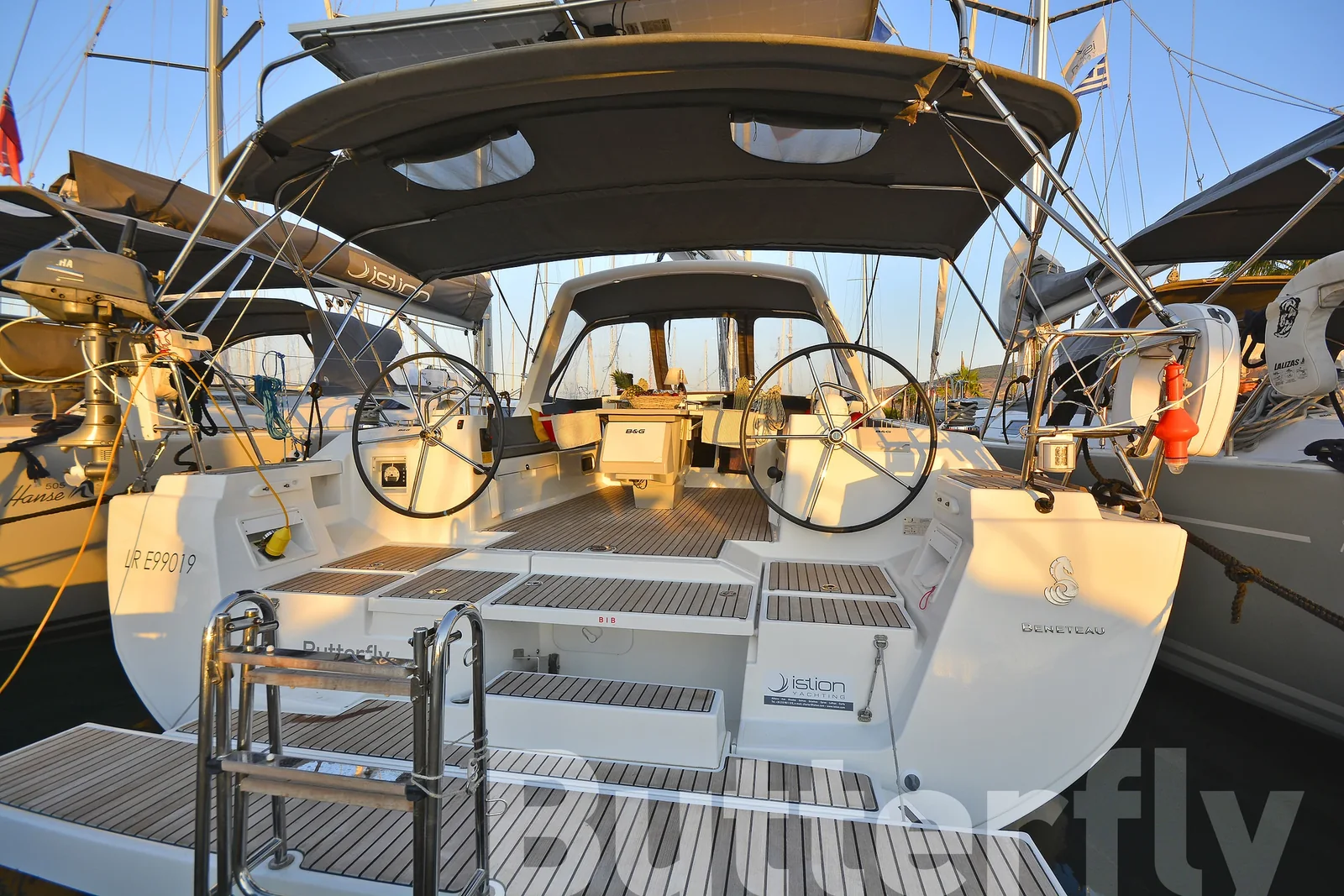 Yacht BENETEAU Oceanis 45 - Butterfly - Foto 1