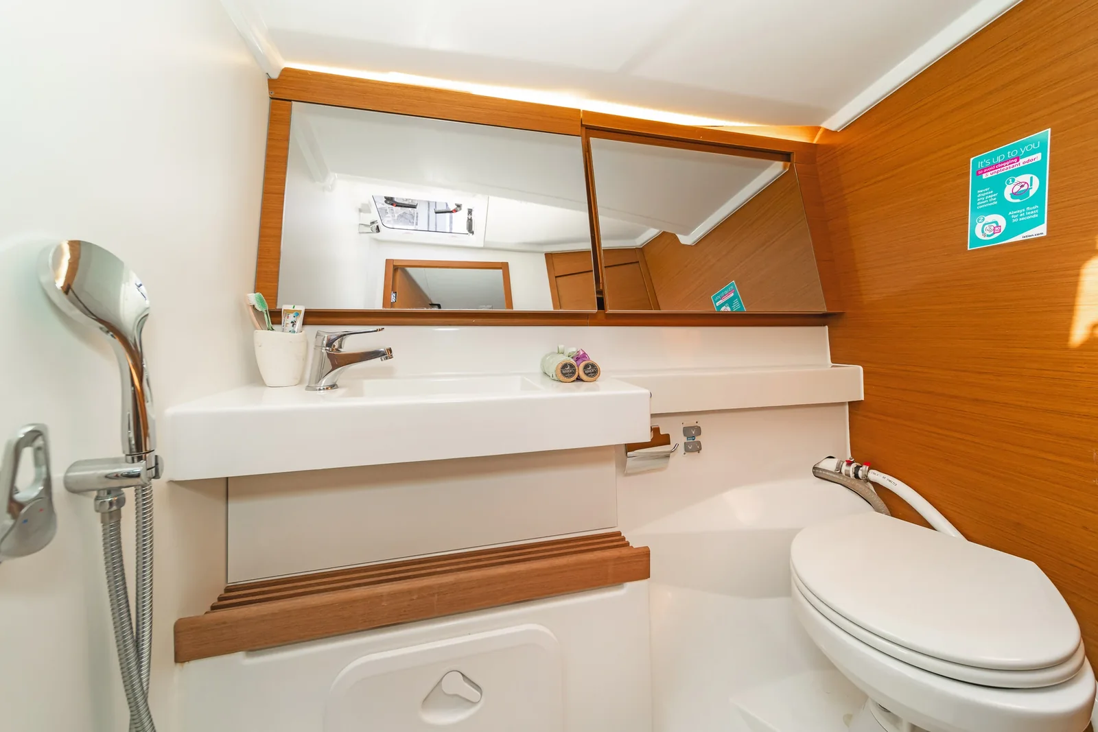 Yacht JEANNEAU Sun Odyssey 440 - Lefkippi - Foto 1