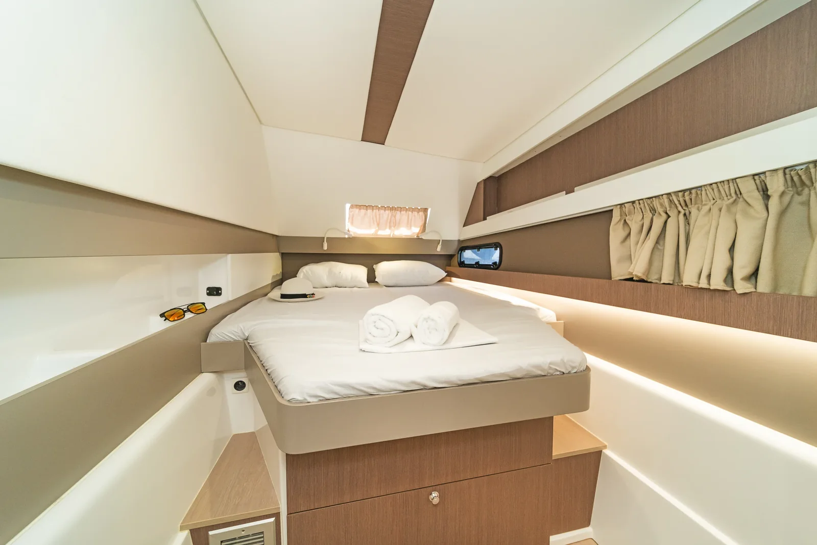Yacht CATANA Bali 4.1 - Neusis - Foto 1