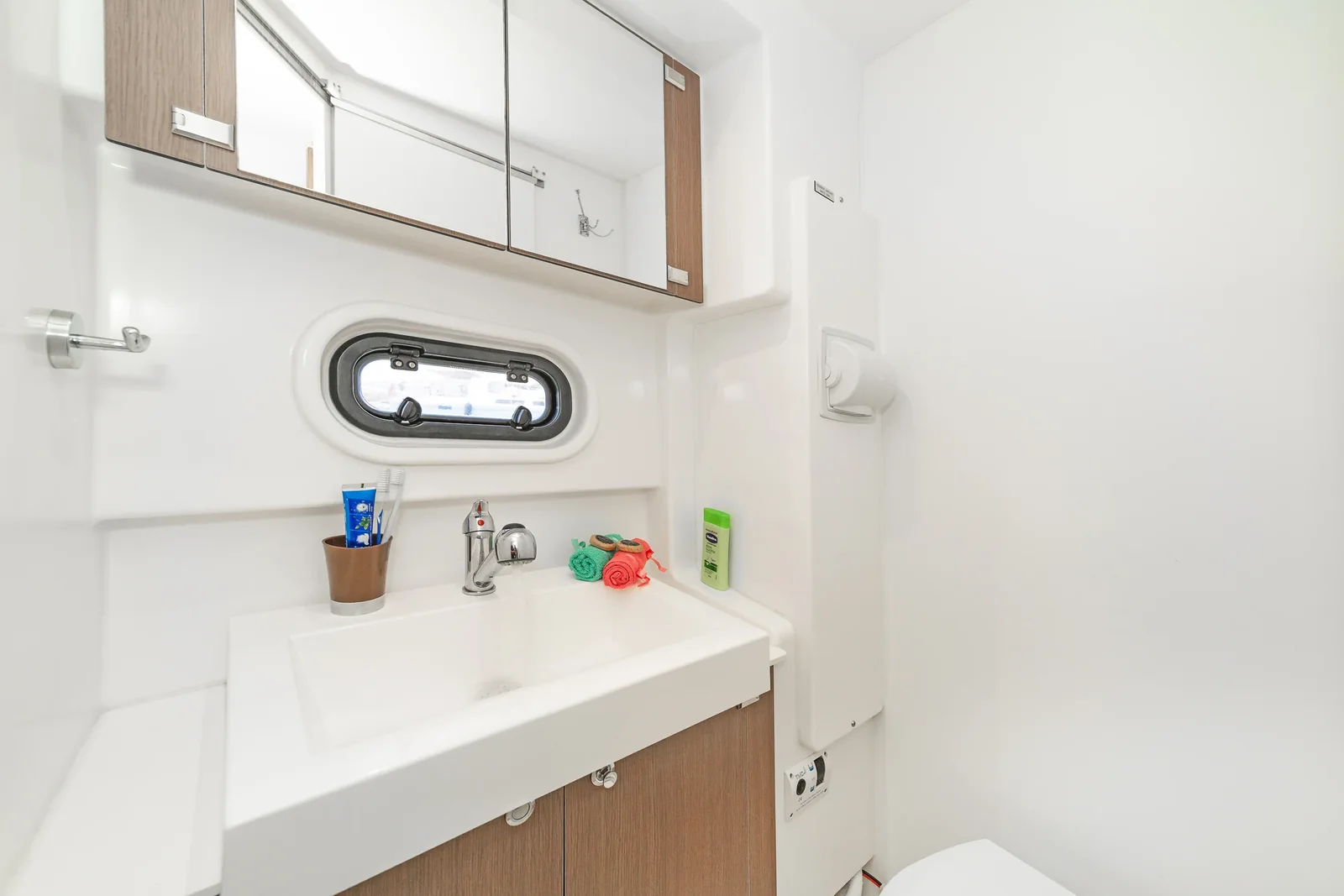 Yacht CATANA Bali 4.1 - Neusis - Foto 1
