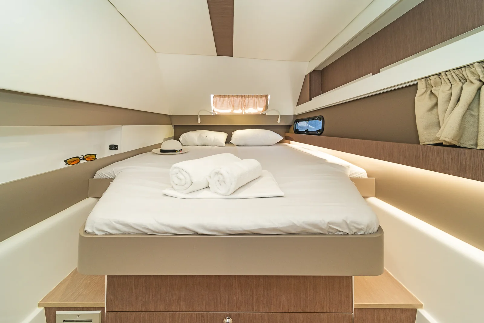 Yacht CATANA Bali 4.1 - Neusis - Foto 1