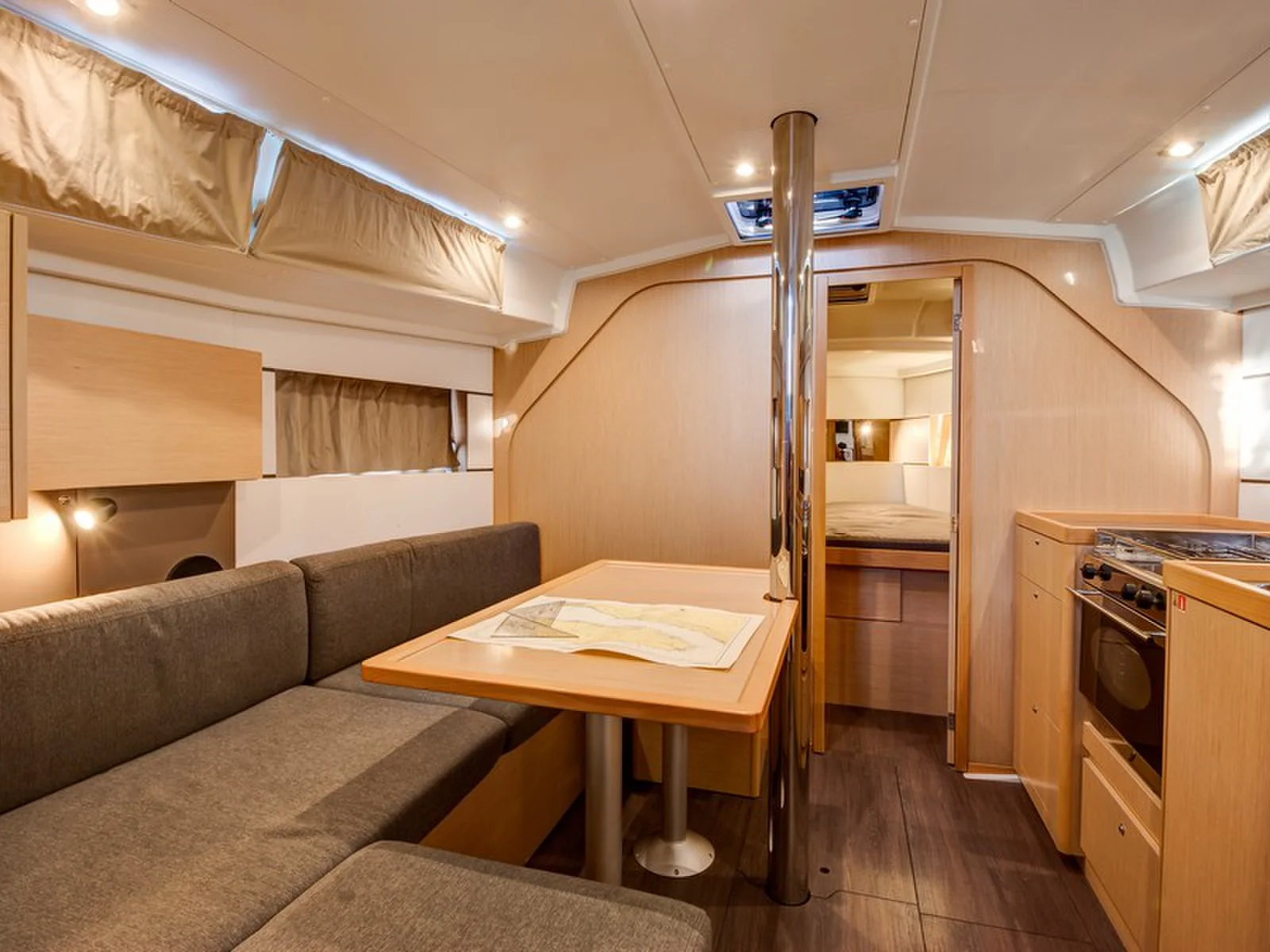 Yacht BENETEAU Oceanis 38 - Arsen - Foto 1