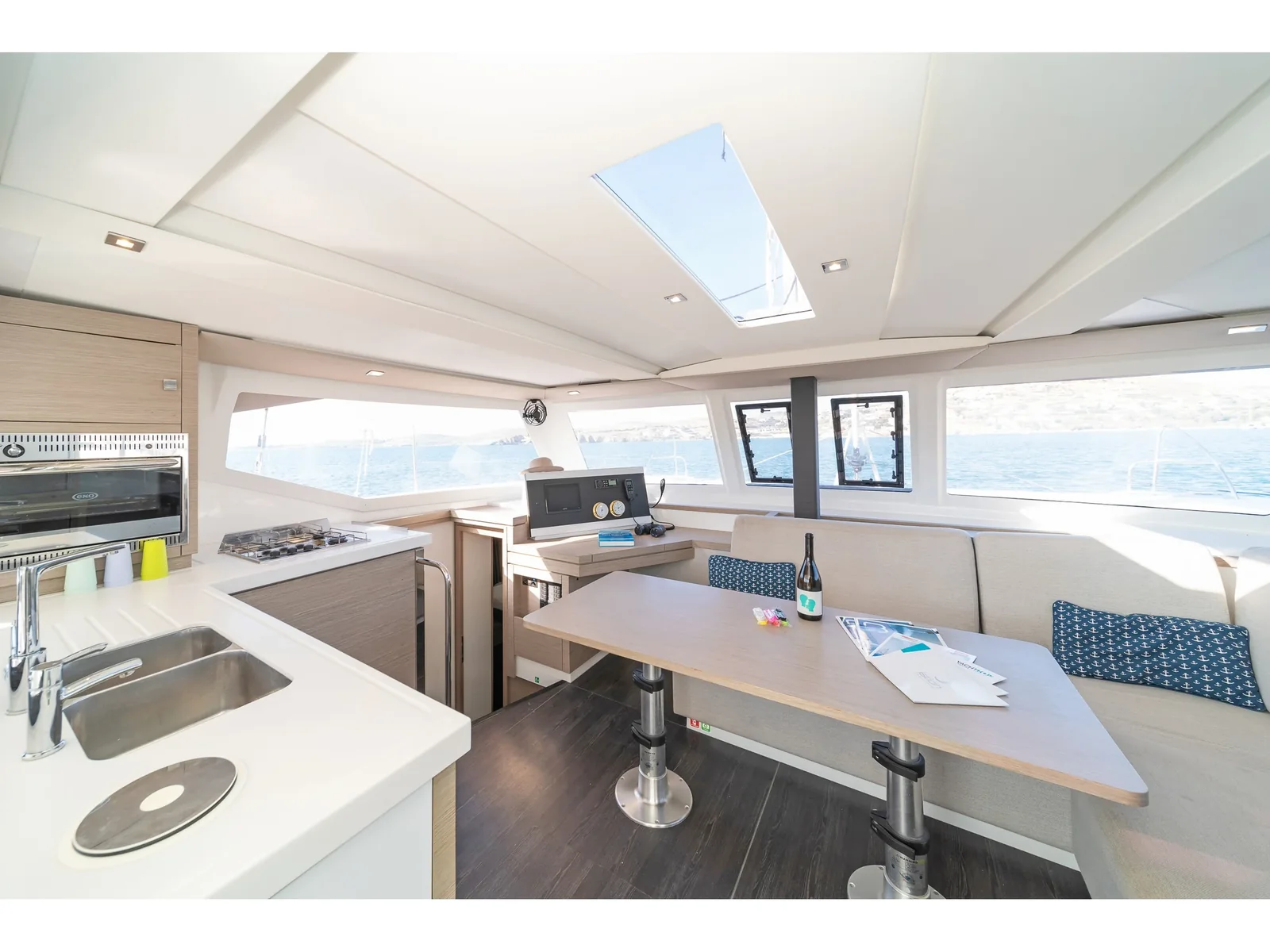 Yacht FOUNTAINE PAJOT Lucia 40 - E.S. II