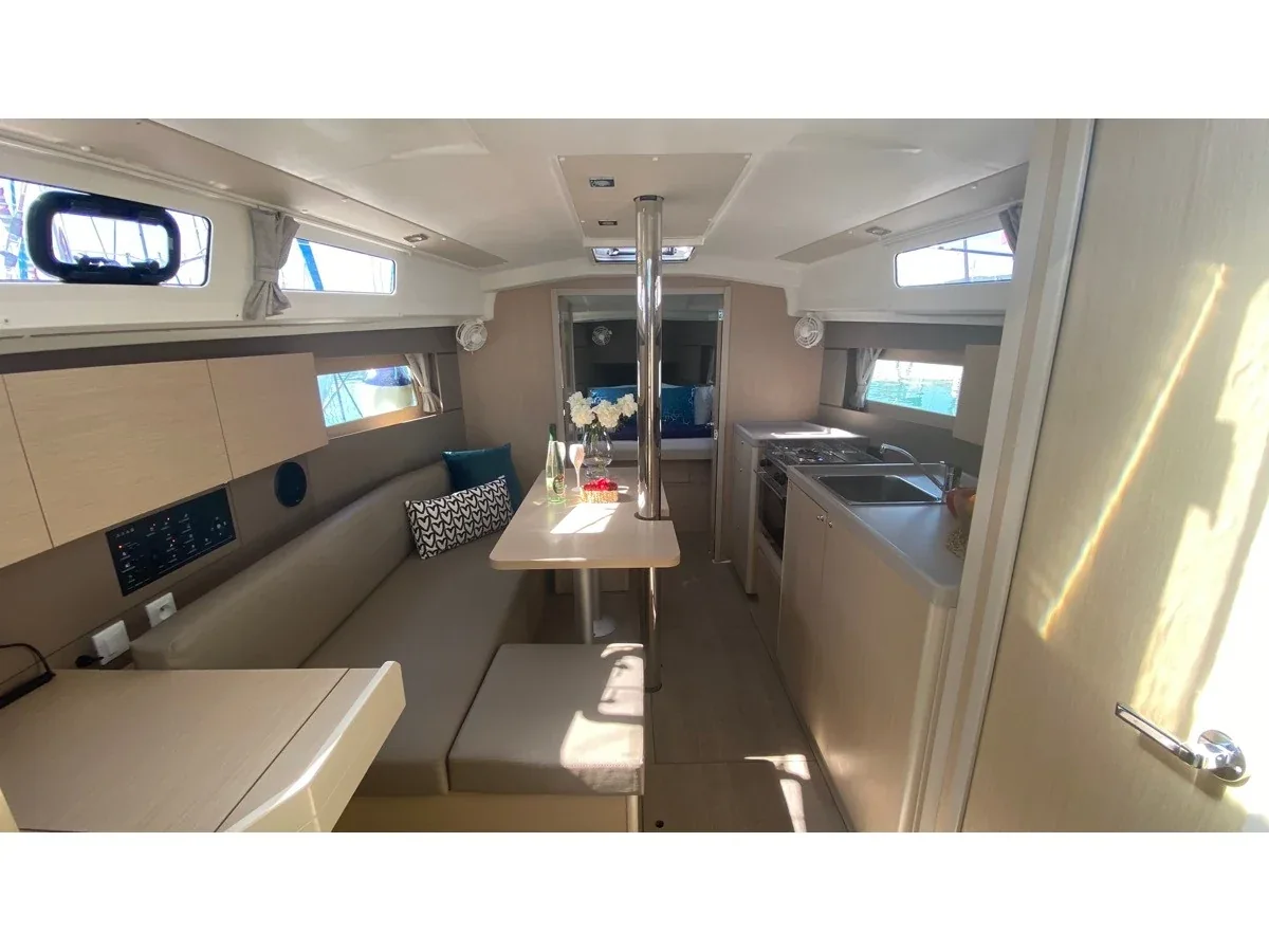 Yacht BENETEAU Oceanis 35.1 - Polis - Foto 1