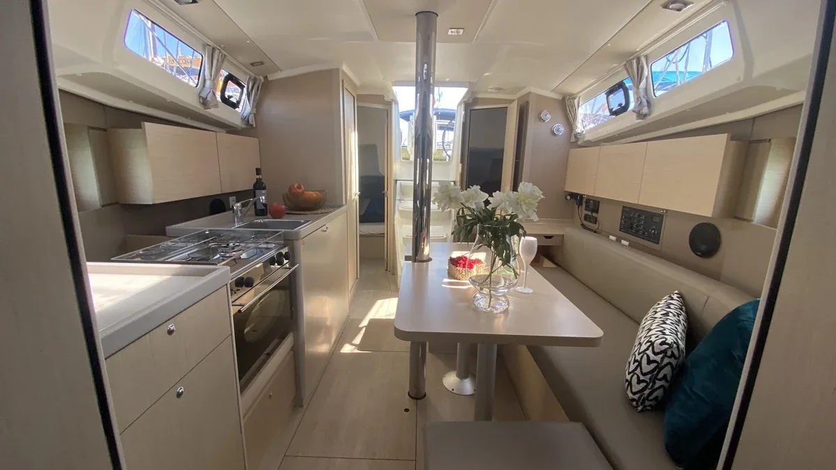 Yacht BENETEAU Oceanis 35.1 - Polis - Foto 1