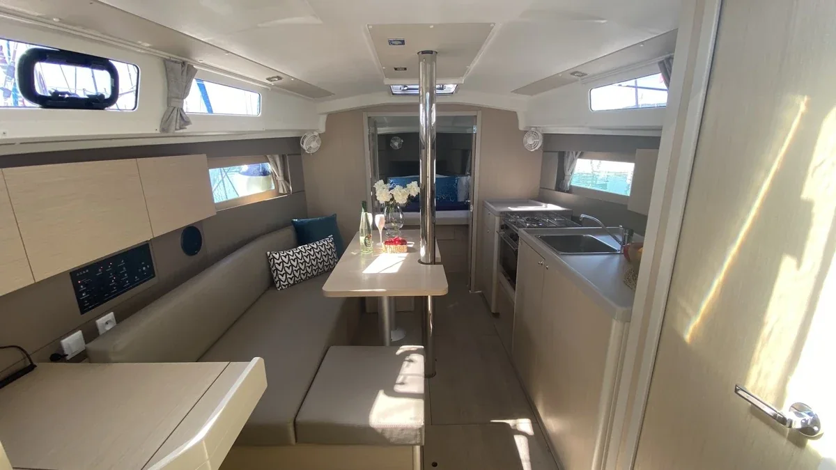 Yacht BENETEAU Oceanis 35.1 - Polis - Foto 1