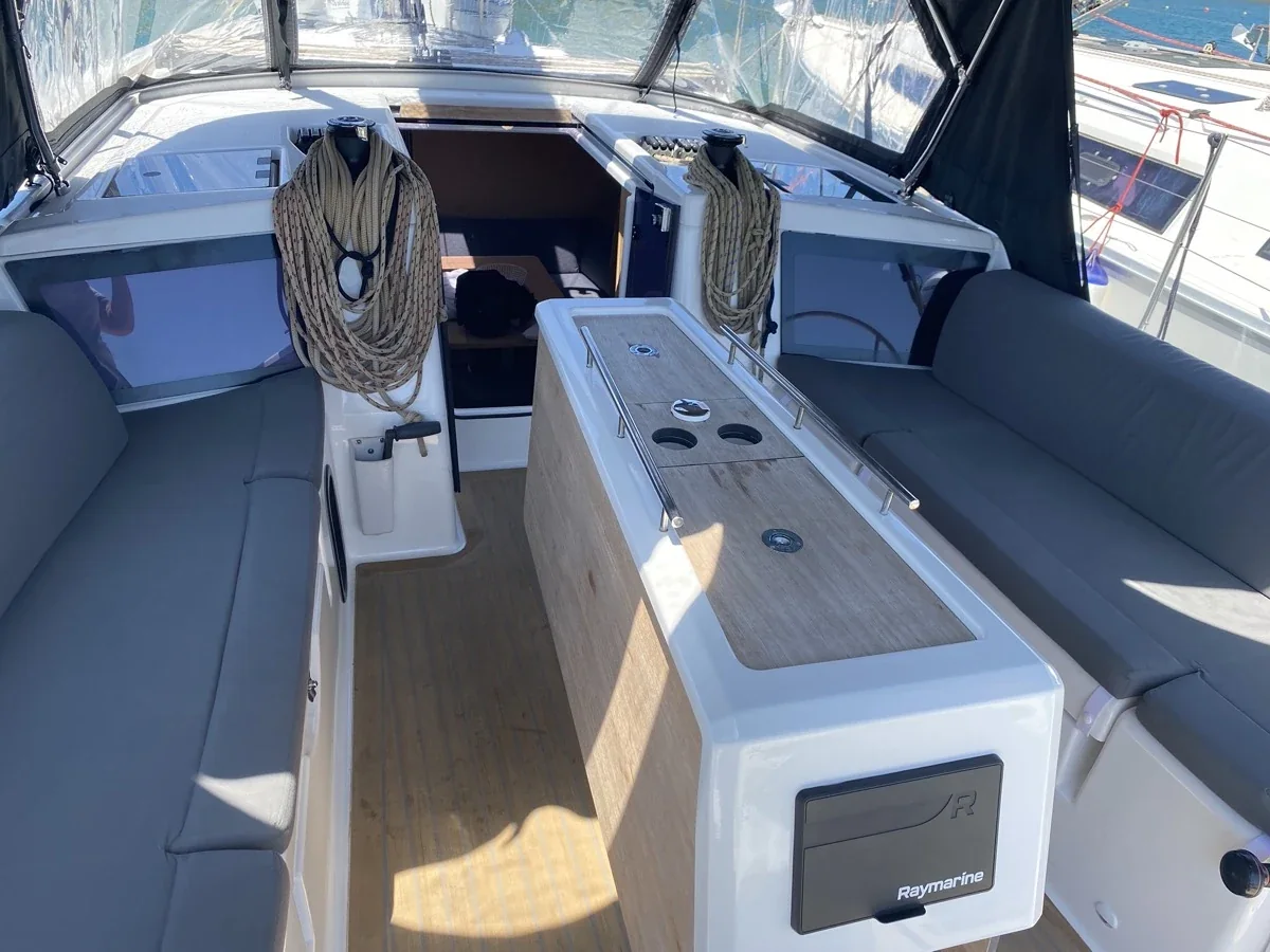 Yacht DUFOUR 390 Grand Large - Musica