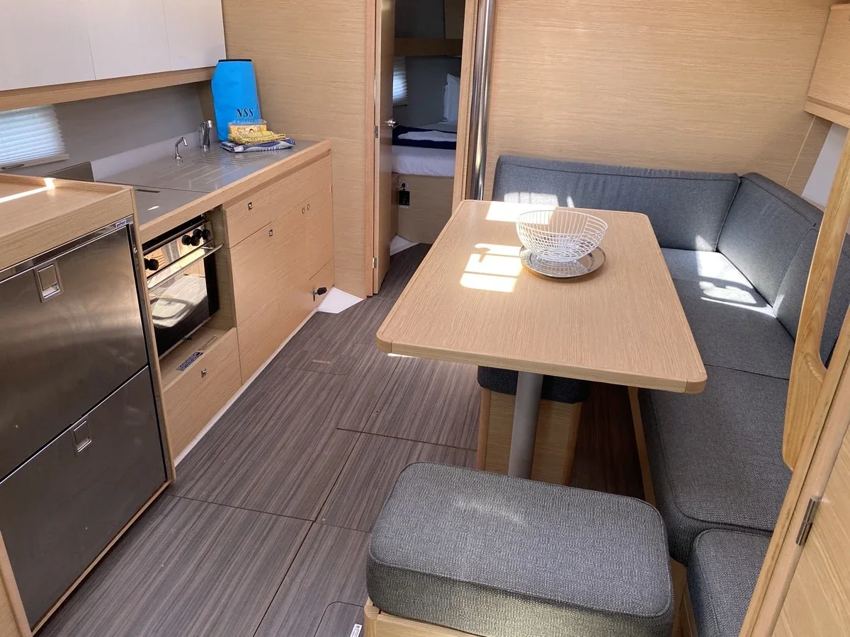 Yacht DUFOUR 390 Grand Large - Musica - Foto 1