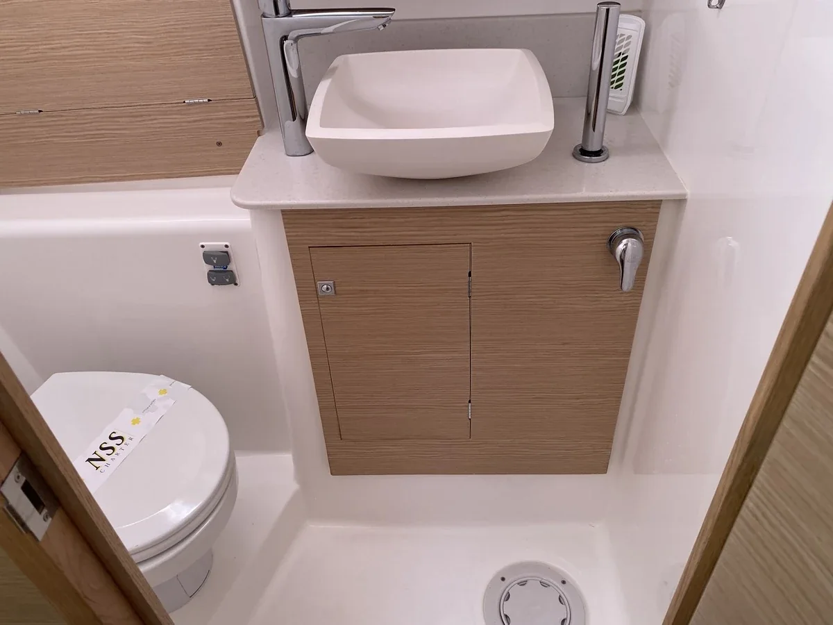 Yacht DUFOUR 390 Grand Large - Musica - Foto 1