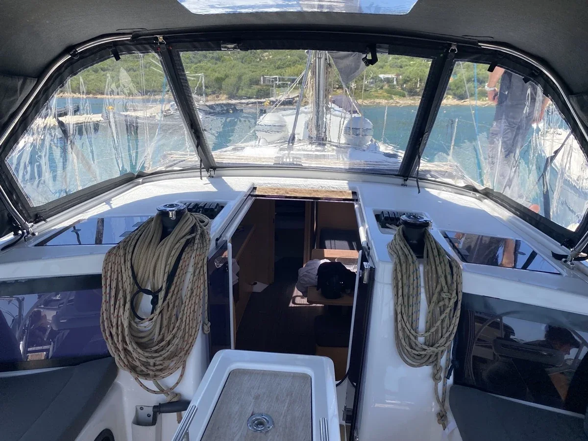 Yacht DUFOUR 390 Grand Large - Musica - Foto 1