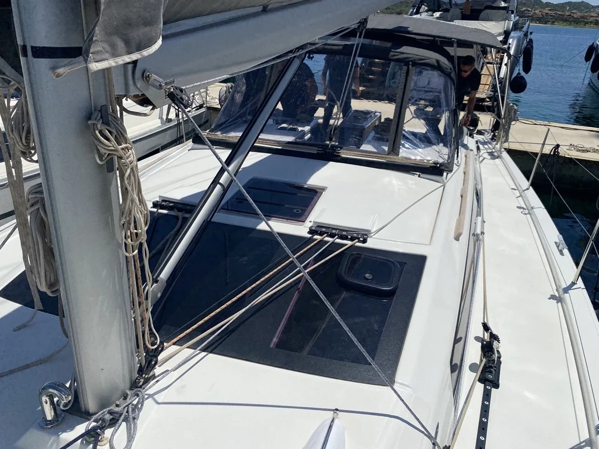 Yacht DUFOUR 390 Grand Large - Musica - Foto 1