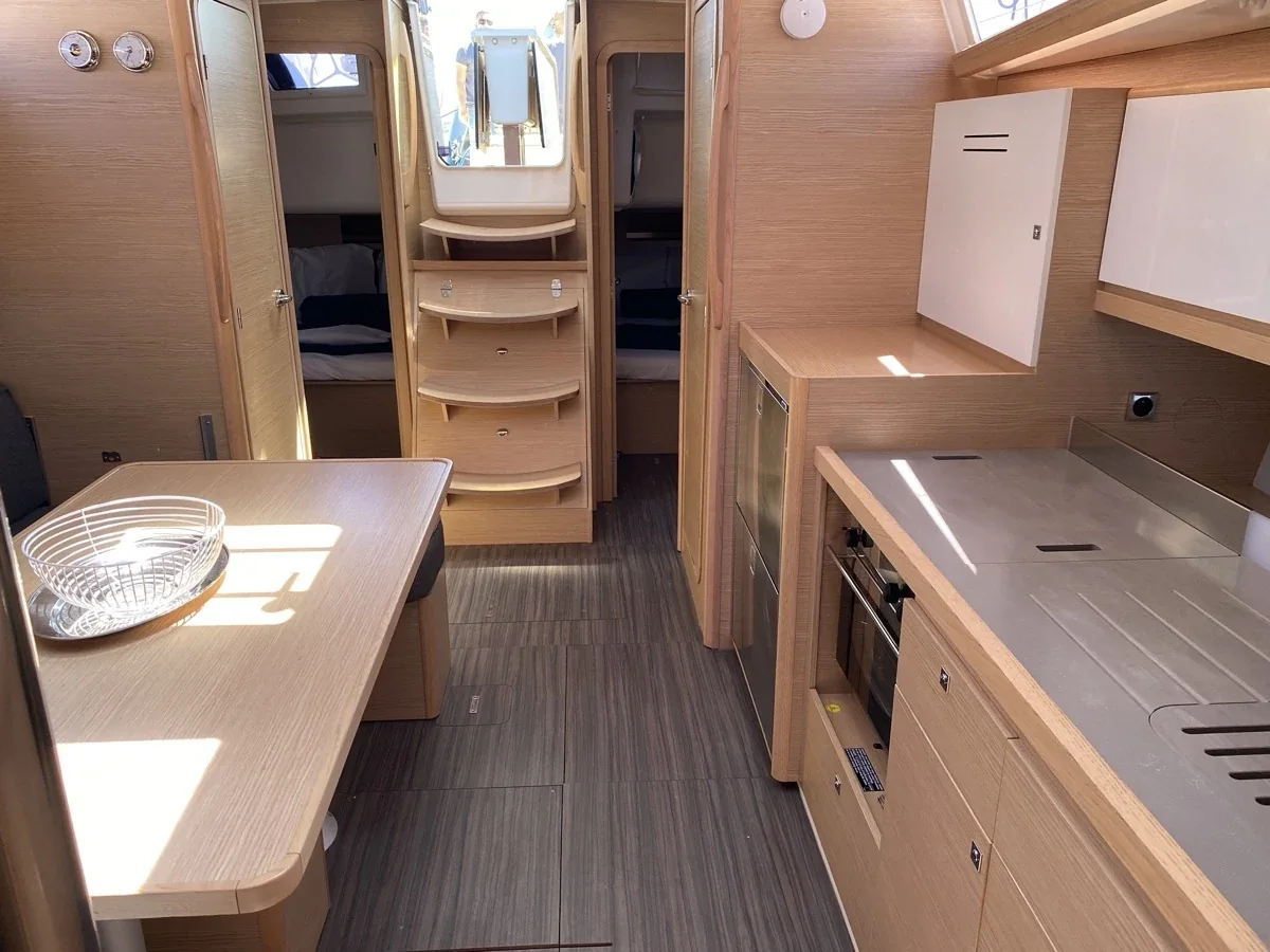 Yacht DUFOUR 390 Grand Large - Musica - Foto 1