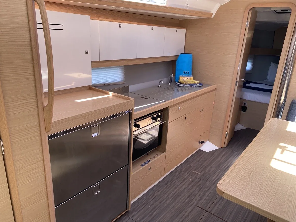 Yacht DUFOUR 390 Grand Large - Musica - Foto 1