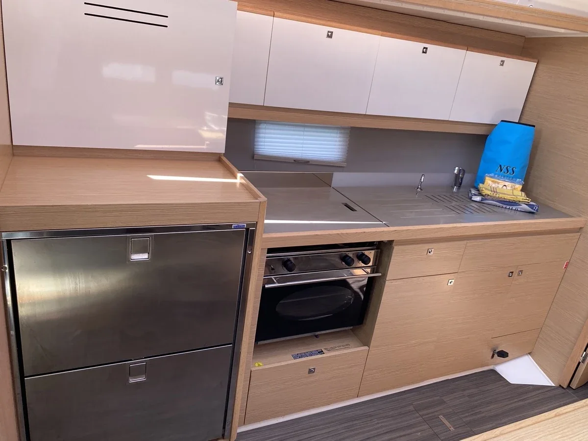 Yacht DUFOUR 390 Grand Large - Musica - Foto 1
