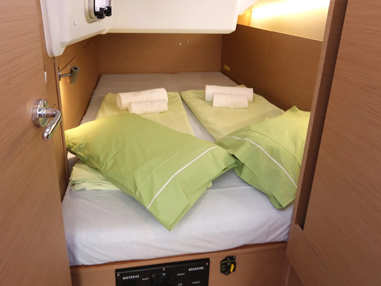 Yacht JEANNEAU Sun Odyssey 410 - Aris - Foto 1