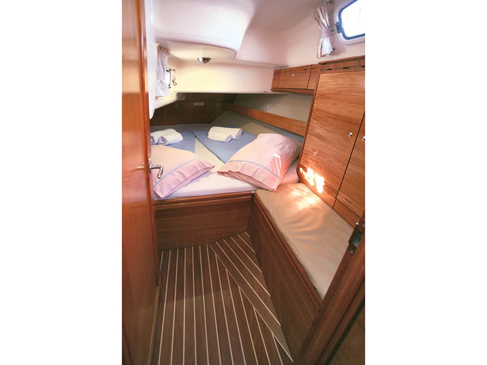 Yacht BAVARIA 38 Cruiser - Aristoteles - Foto 1