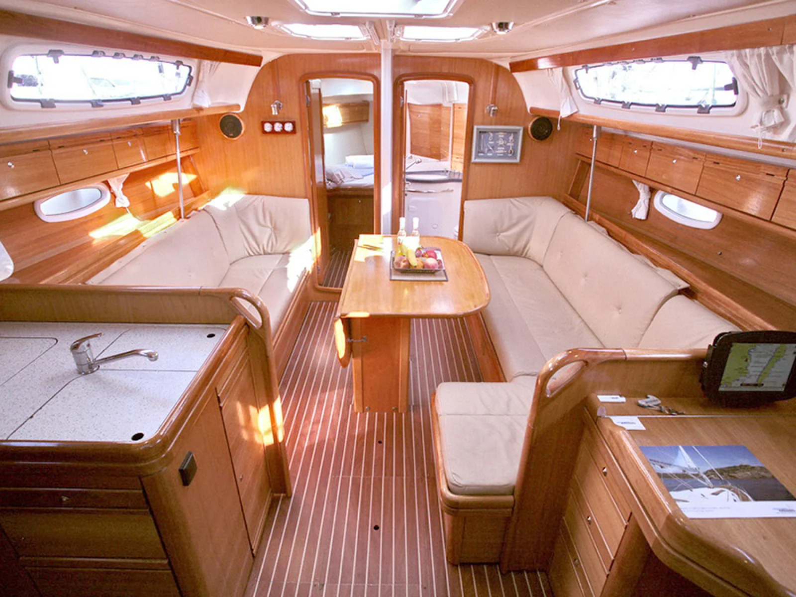 Yacht BAVARIA 38 Cruiser - Aristoteles - Foto 1