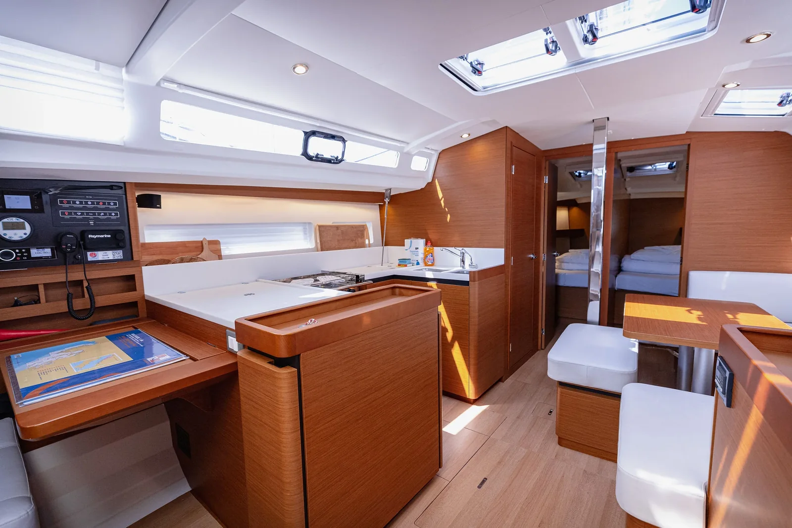 Yacht JEANNEAU Sun Odyssey 440 - Mikkamakka