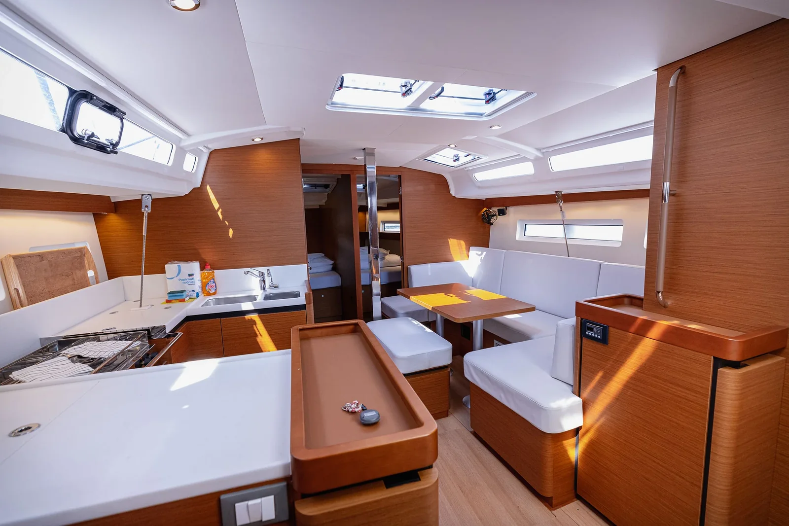Yacht JEANNEAU Sun Odyssey 440 - Mikkamakka - Foto 1