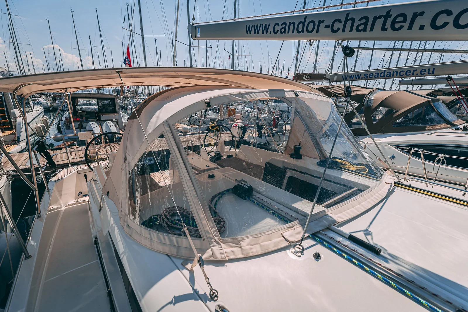 Yacht JEANNEAU Sun Odyssey 440 - Mikkamakka - Foto 1