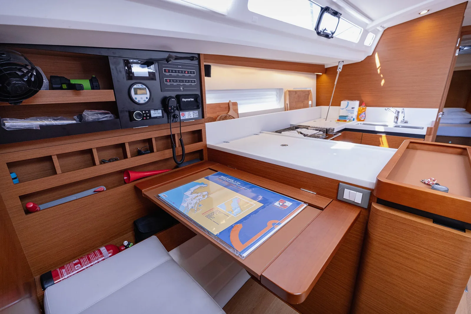 Yacht JEANNEAU Sun Odyssey 440 - Mikkamakka - Foto 1