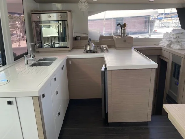 Yacht FOUNTAINE PAJOT Astrea 42 - Roxy II - Foto 9