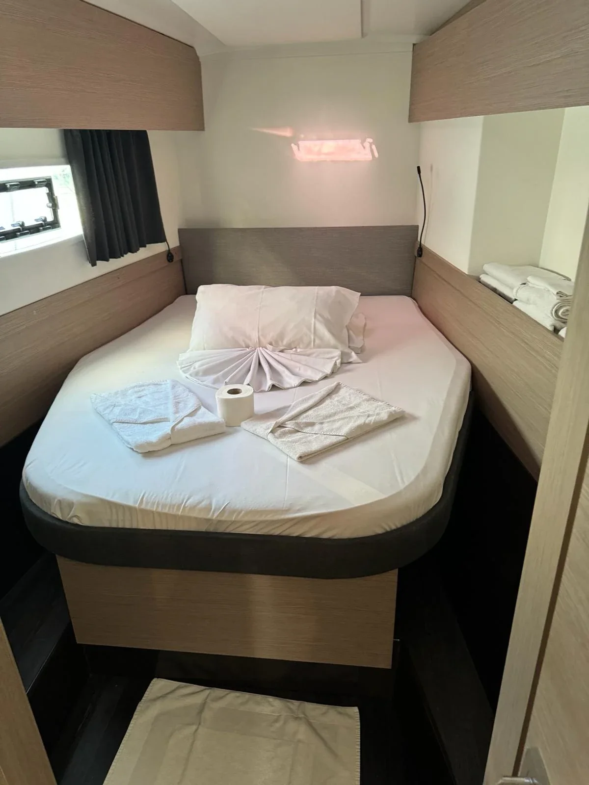 Yacht FOUNTAINE PAJOT Astrea 42 - Roxy II - Foto 12