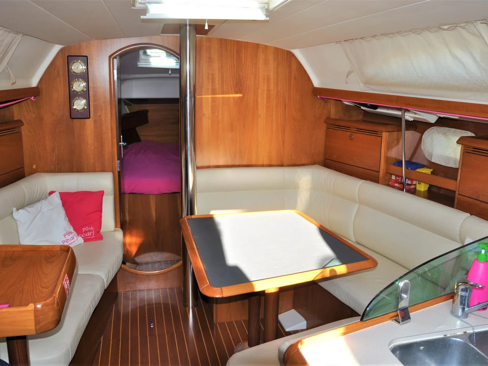 Yacht JEANNEAU Sun Odyssey 37 - Pink Pearl - Foto 1