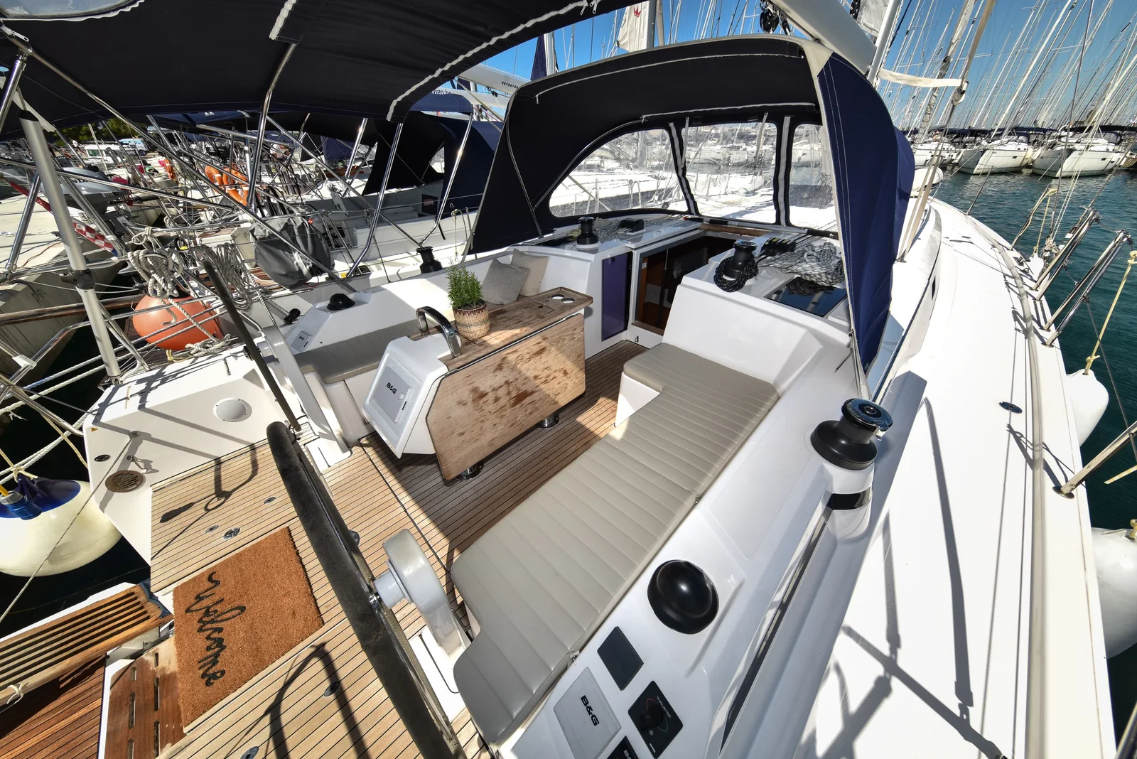 Yacht BAVARIA C42 - Bella - Foto 1