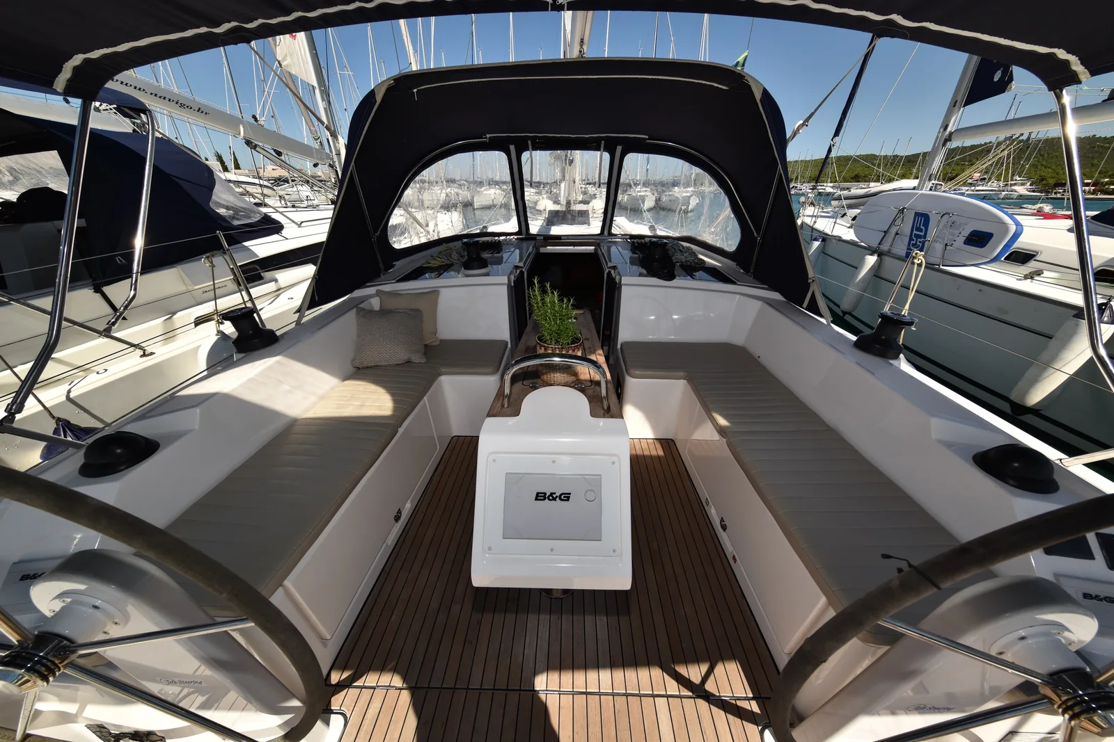 Yacht BAVARIA C42 - Bella - Foto 1