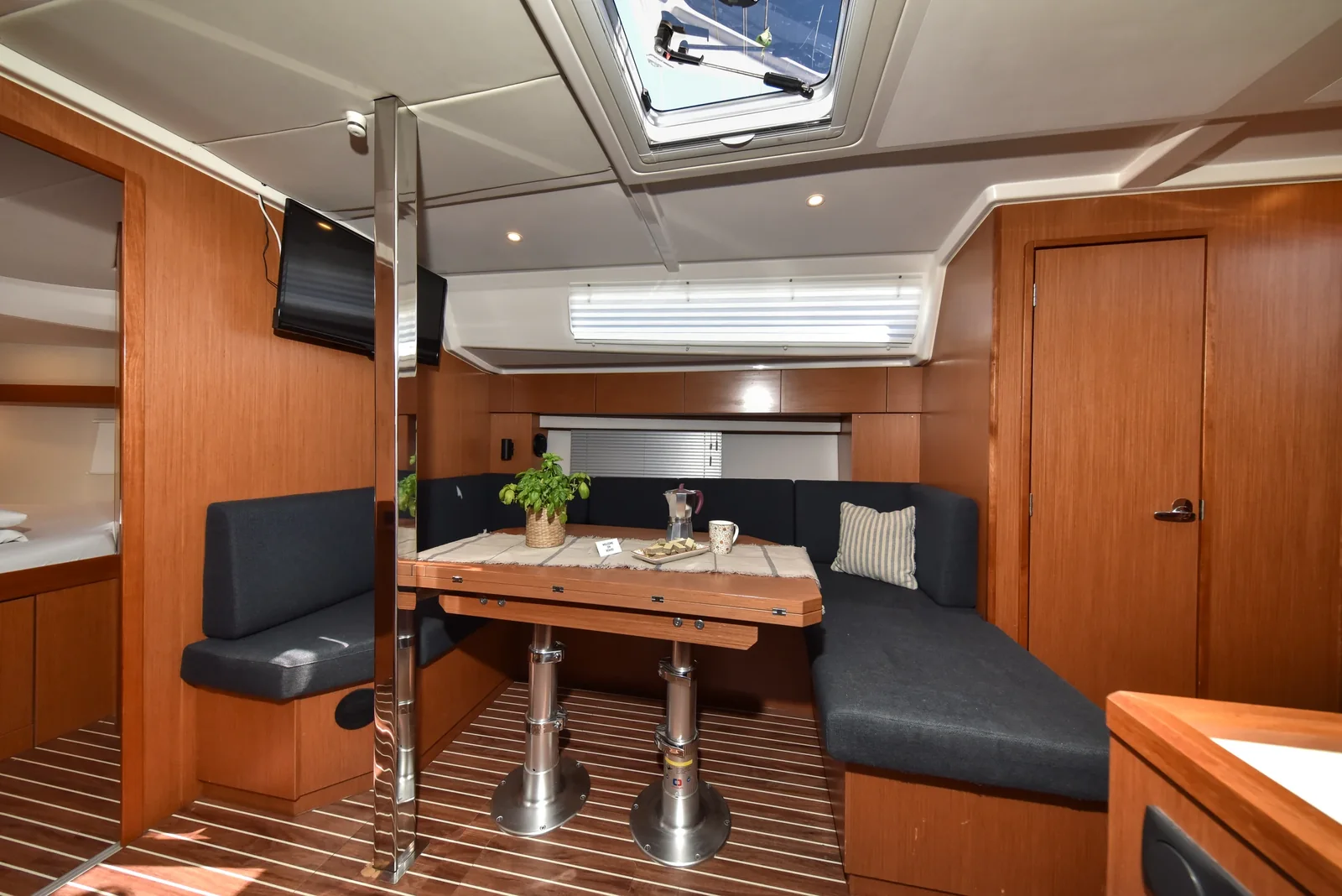 Yacht BAVARIA C42 - Bella - Foto 1