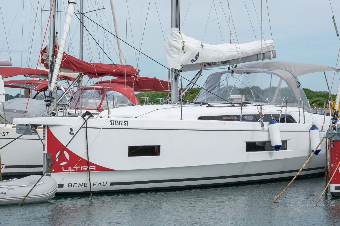 Yacht BENETEAU Oceanis 40.1 - Keiki - Foto 1