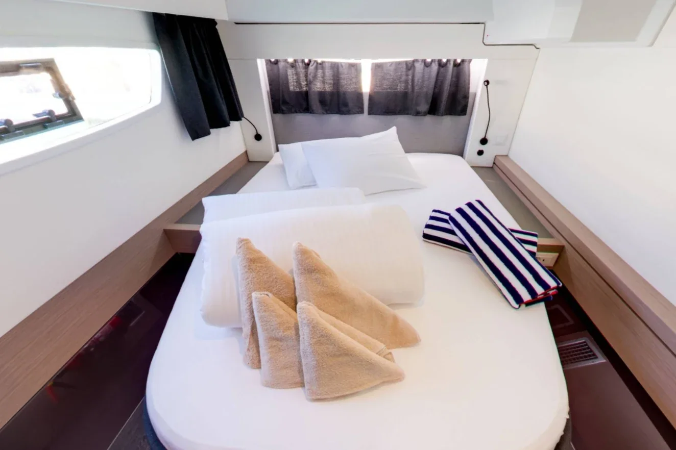 Yacht FOUNTAINE PAJOT Astrea 42 - Magic Summer - Foto 1
