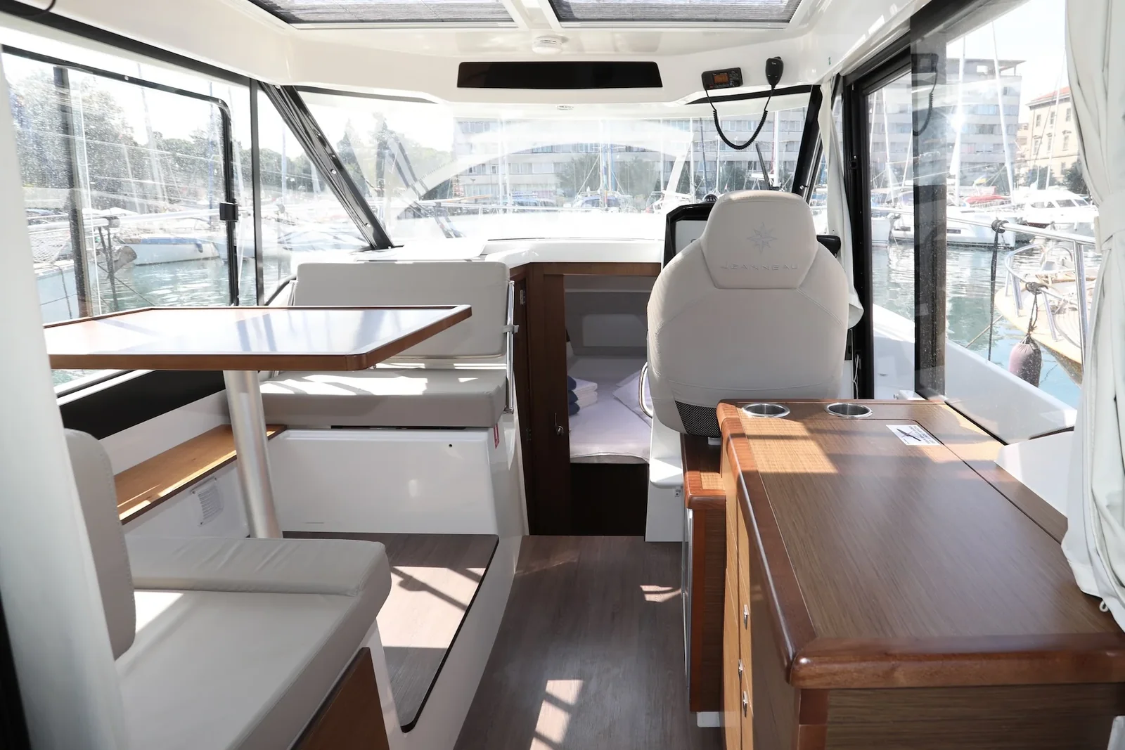 Yacht JEANNEAU Merry Fisher 895 - Wind - Foto 1