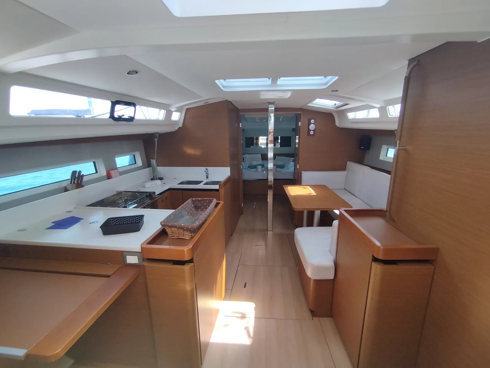 Yacht DUFOUR 390 Grand Large - Pixie - Foto 1