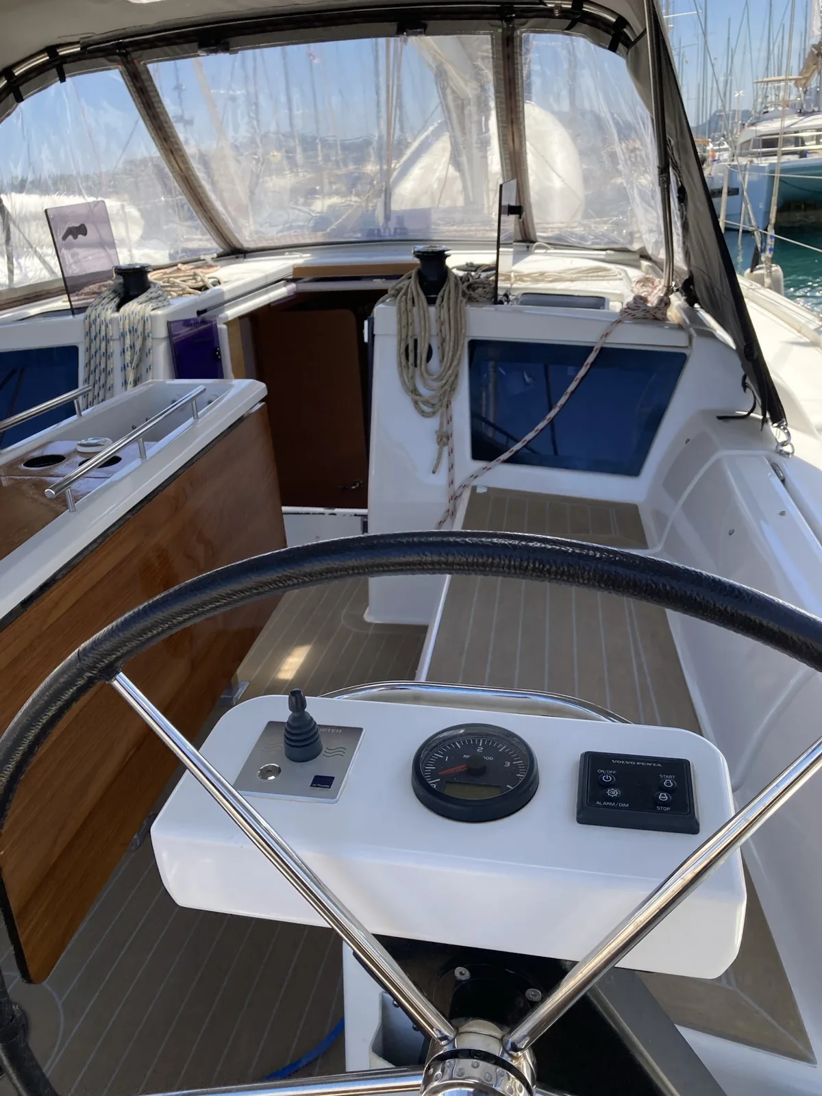 Yacht DUFOUR 390 Grand Large - Pixie - Foto 1