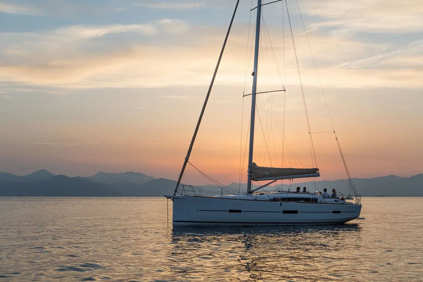 Yacht DUFOUR 460 Grand Large - Joanne - Foto 1