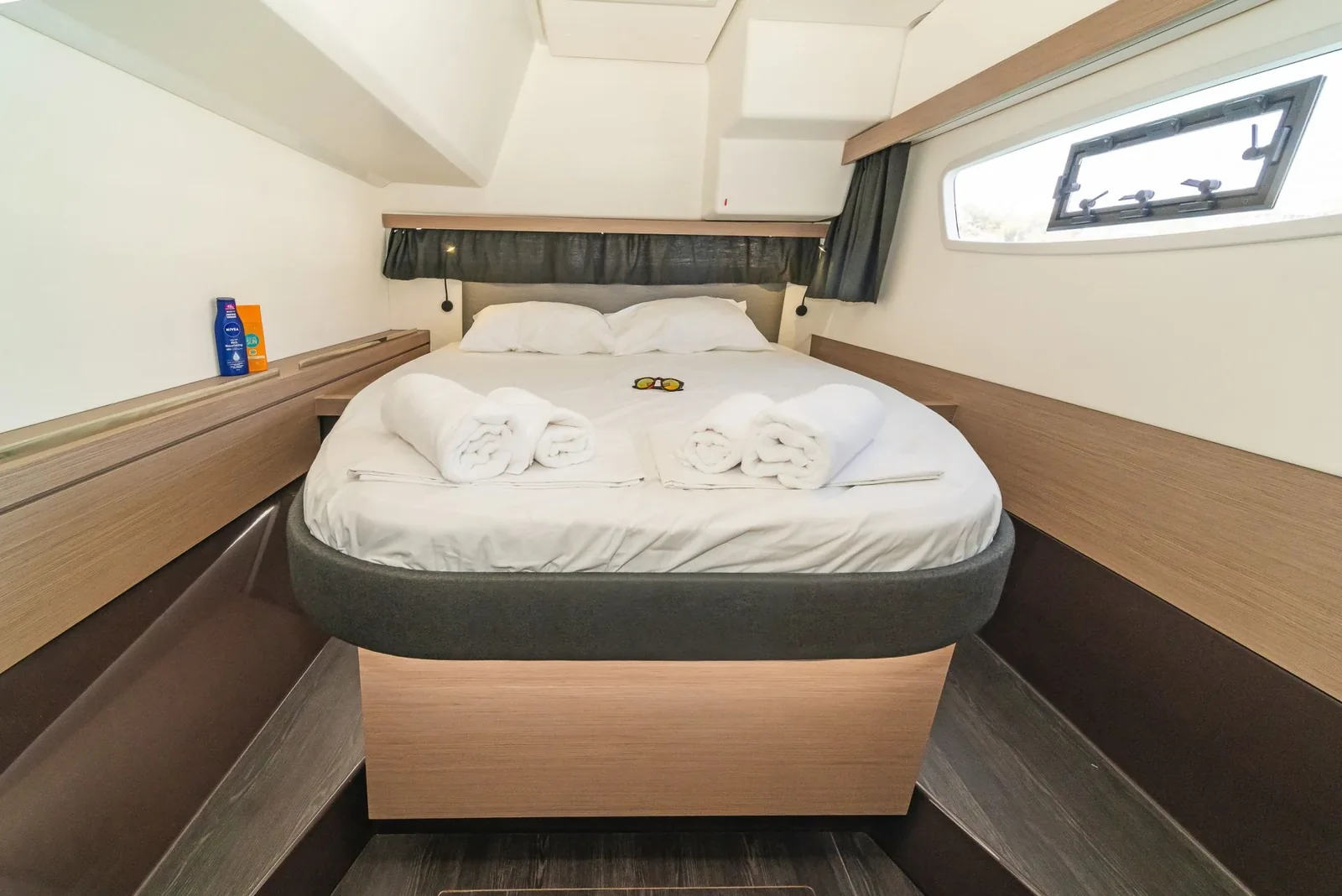Yacht FOUNTAINE PAJOT Isla 40 - Aifos - Foto 1