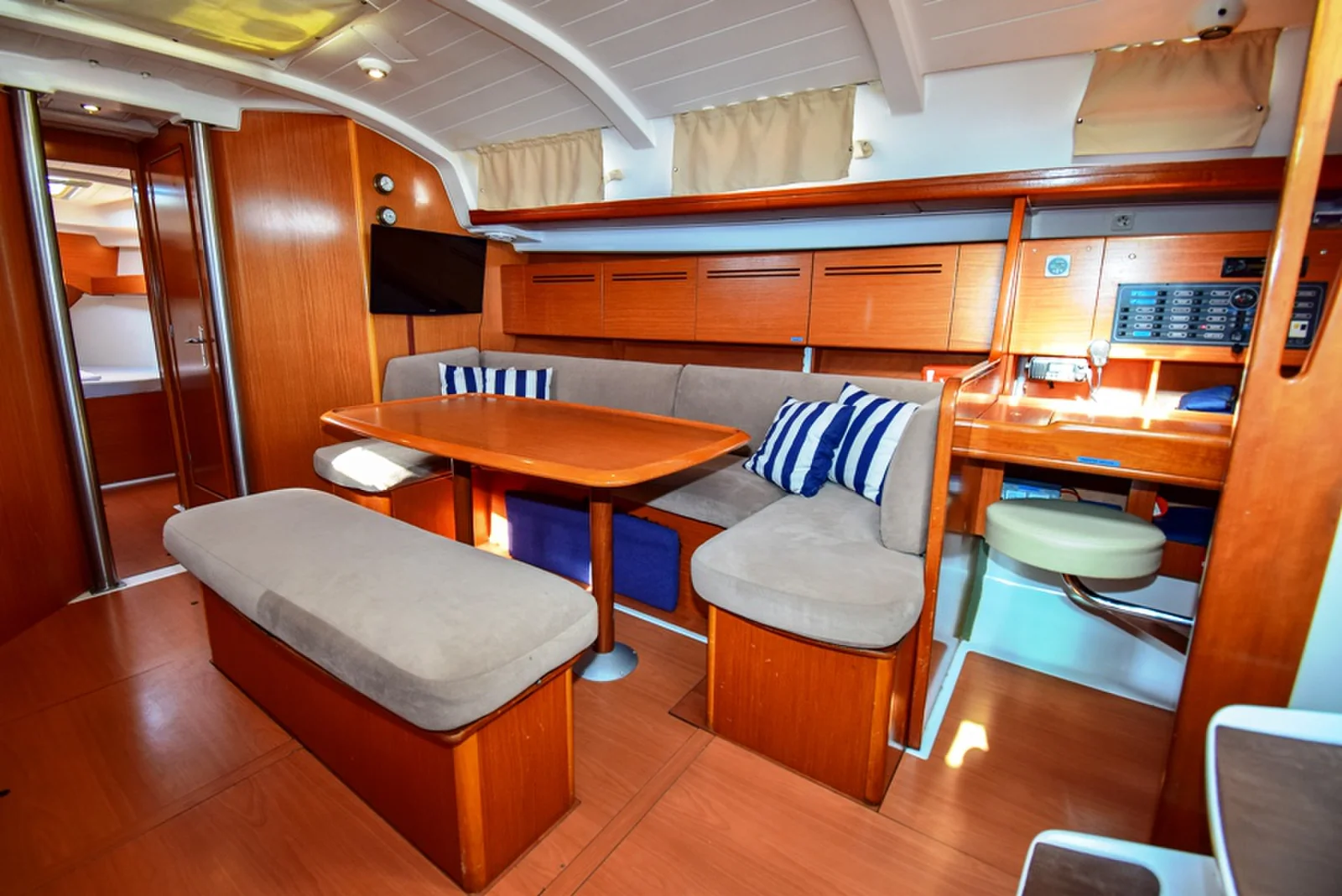 Yacht BENETEAU Cyclades 43.4 - Blondie - Foto 1