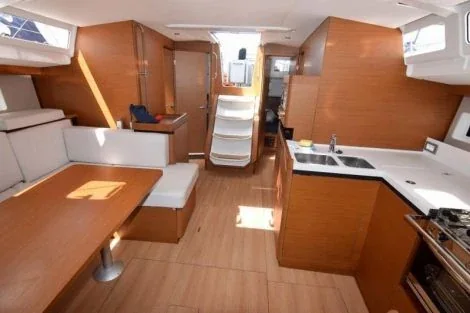 Yacht JEANNEAU Sun Odyssey 490 - Marina II - Foto 1