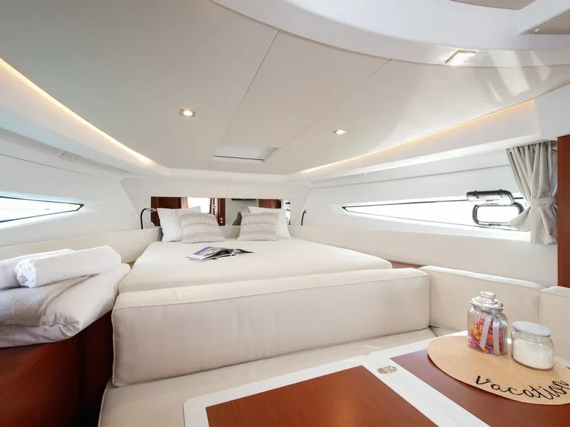 Yacht JEANNEAU Leader 36 - Chromia