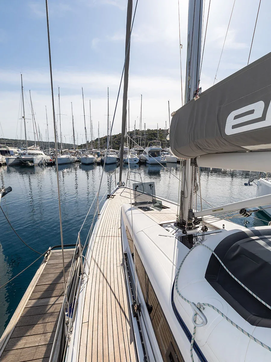 Yacht ELAN E5 - Lina - Foto 1