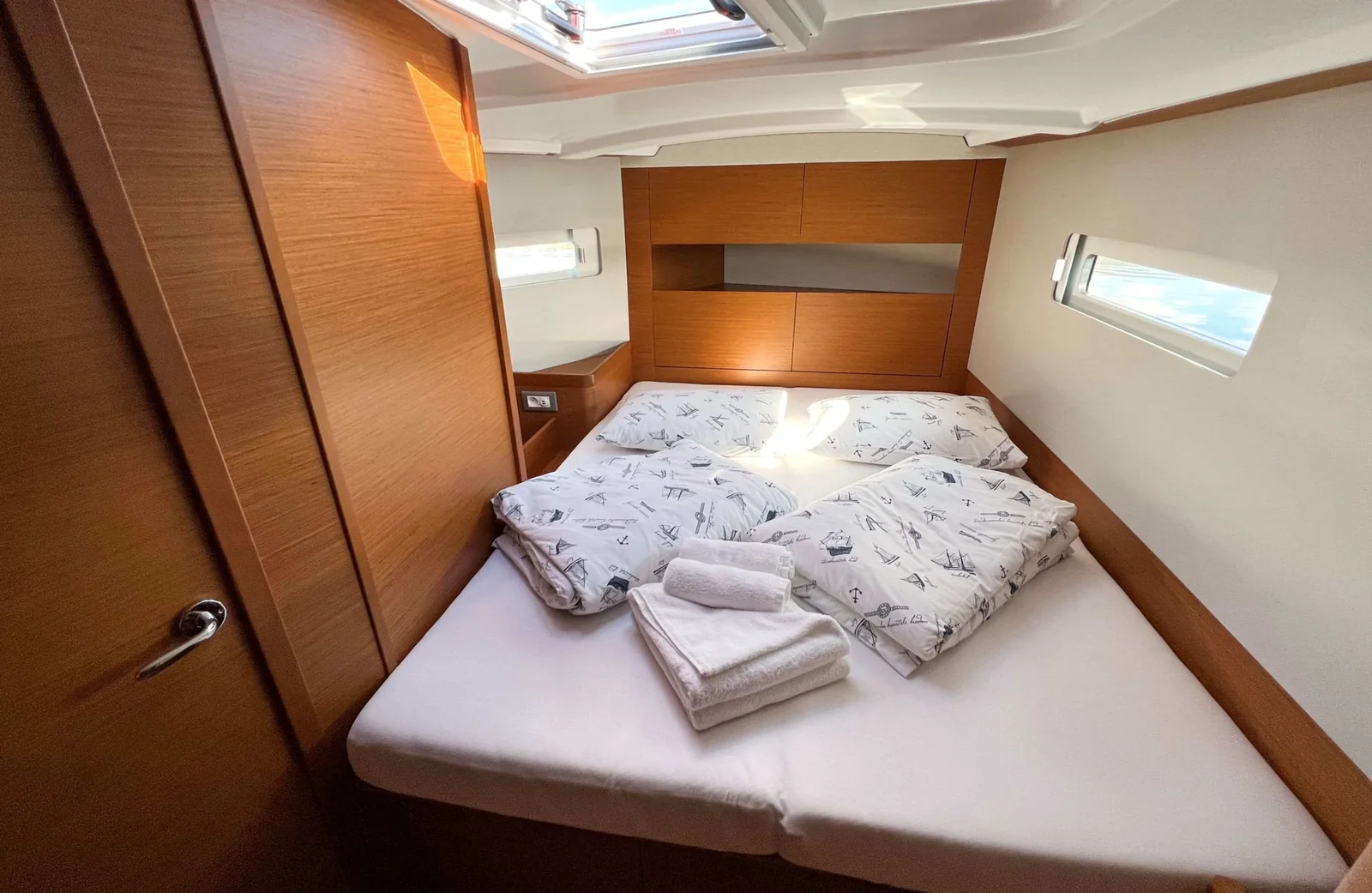 Yacht JEANNEAU Sun Odyssey 410 - Evelyne - Foto 1